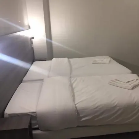 Pax فندق باريس